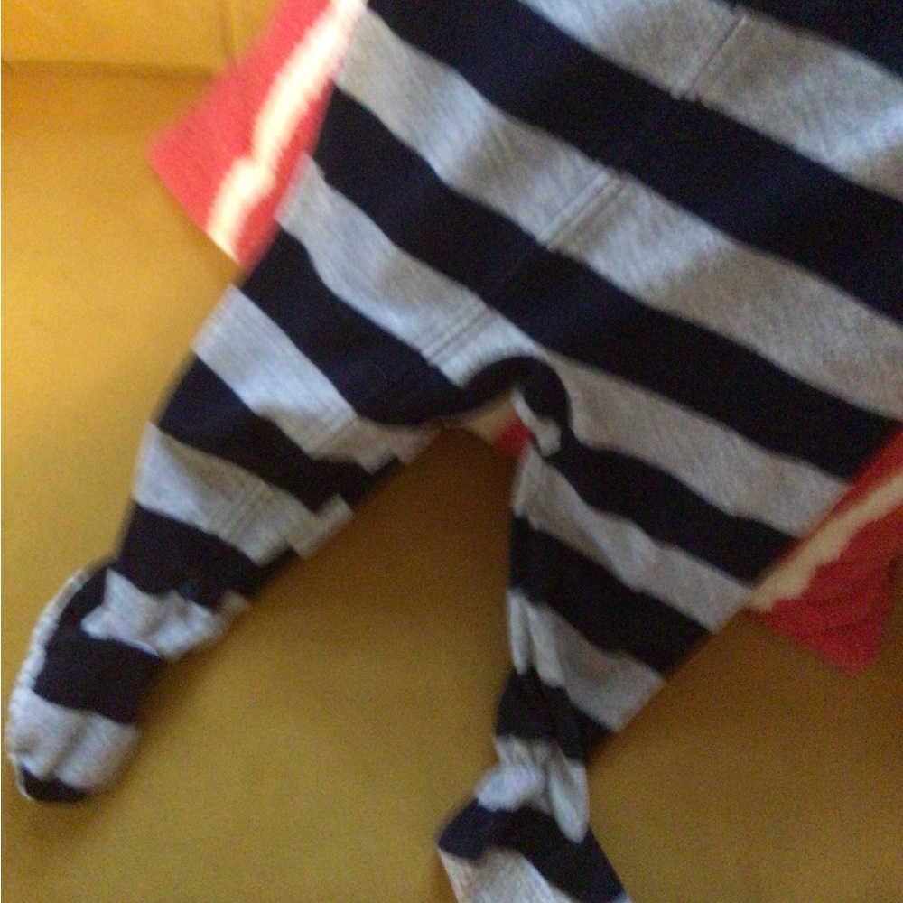 Carters - Picture 5 of 7